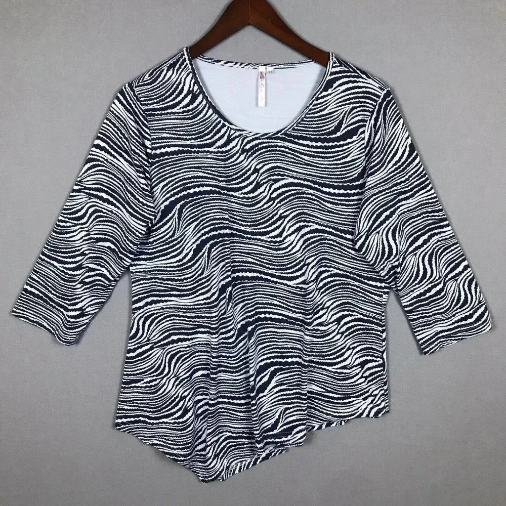 Lulu B 3/4 Sleeve Tunic Top Size Medium M UPF 50+ Nylon Stretch Navy Blue Gray